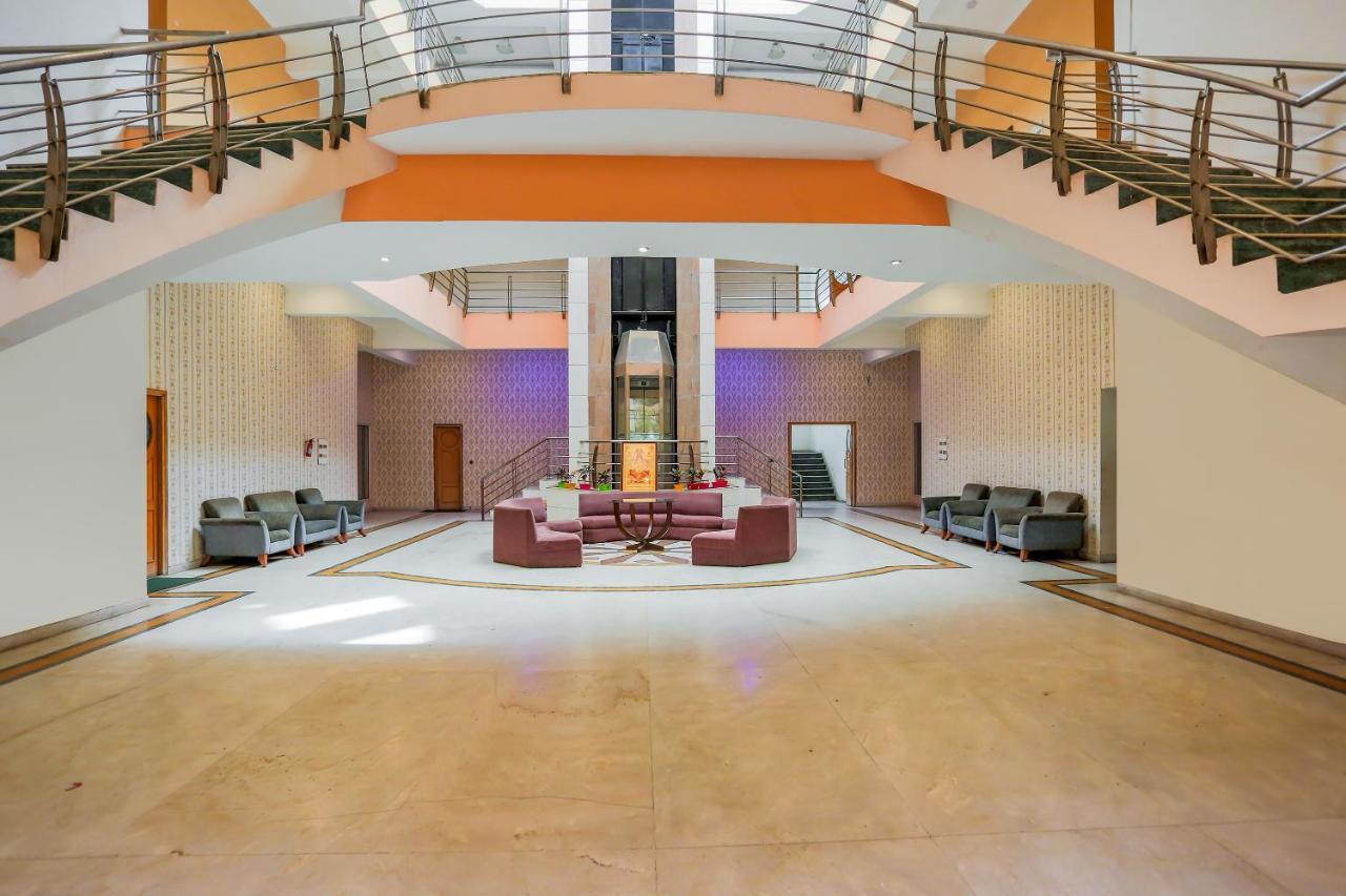 Oyo 71042 Sahara Estate Hotel Gorakhpur Exterior photo