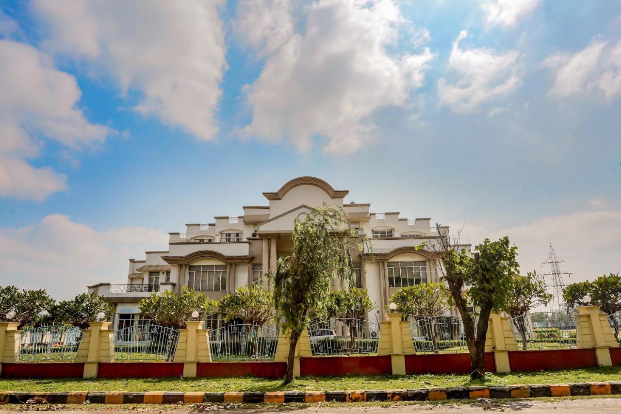 Oyo 71042 Sahara Estate Hotel Gorakhpur Exterior photo